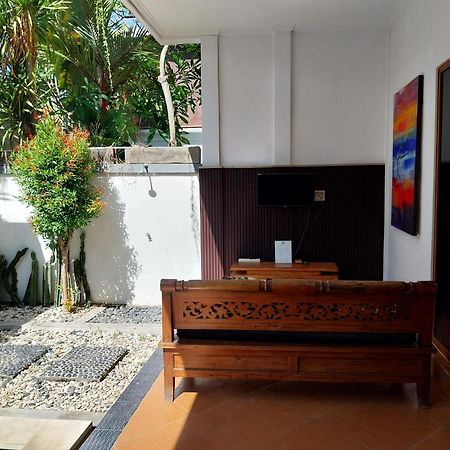 Umah Kita Apartamento Seminyak Exterior foto